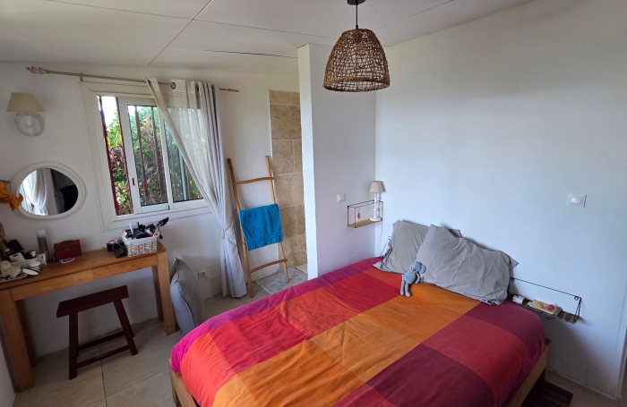 Vente Maison 112.64m&sup2; 6 pi&egrave;ces Saint Denis