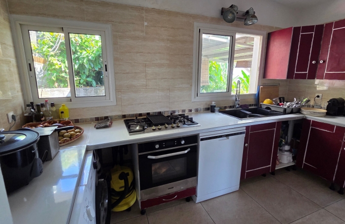 Vente Maison 112.64m&sup2; 6 pi&egrave;ces Saint Denis