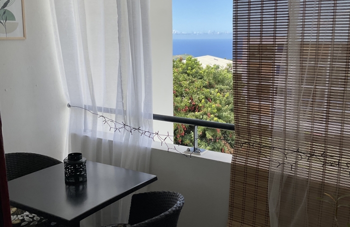 Appartement F2 meubl&eacute; avec balcon - R&eacute;sidence calme au c&oelig;ur du Tampon