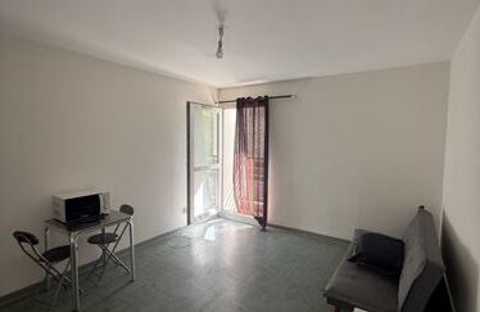 Studio meubl&eacute; au Moufia