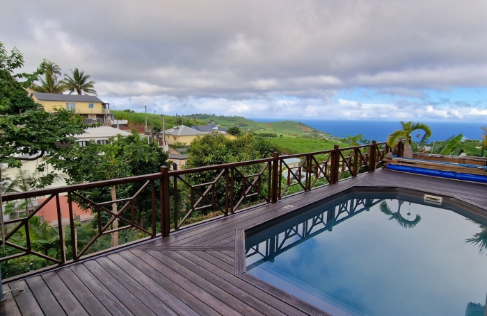 Villa F4 de plain-pied 80m2 - Vue Mer et Piscine &agrave; Petite-&Icirc;le - 378 000&euro; FAI - Agence ACKL Immo