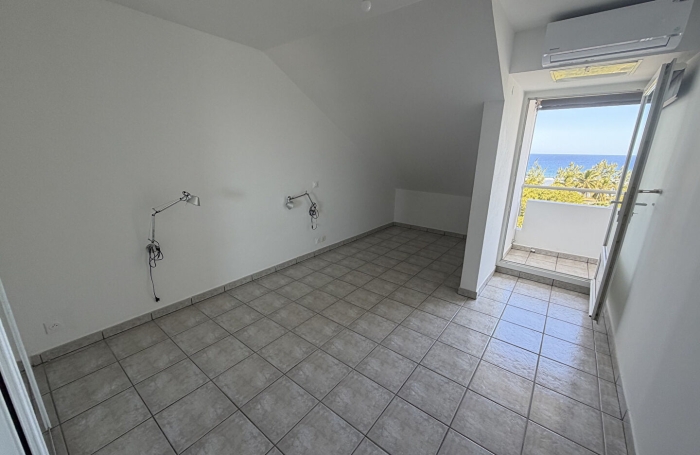 Location Appartement 76.29m&sup2; 4 pi&egrave;ces Saint Gilles les Bains