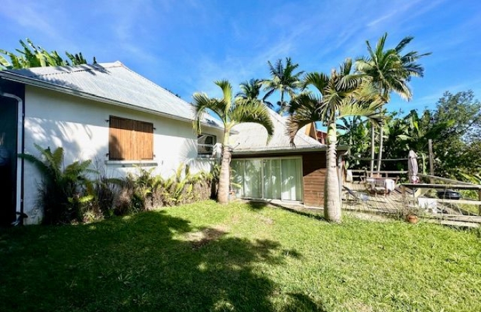 Vente Maison 152m&sup2; 4 pièces Saint Gilles Les Hauts