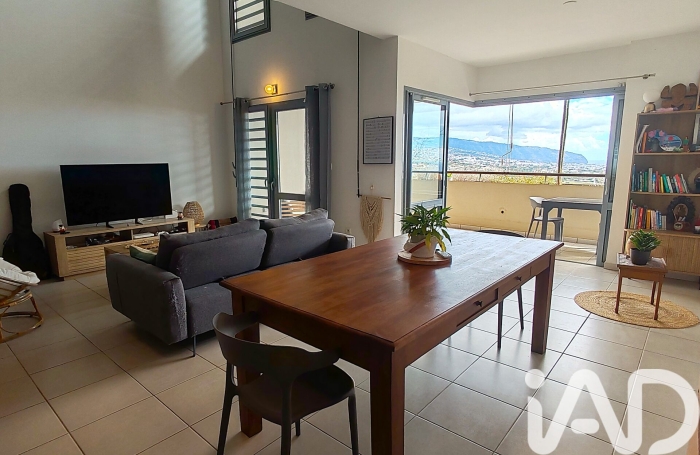 Vente Appartement 95m&sup2; 4 pièces Sainte Marie