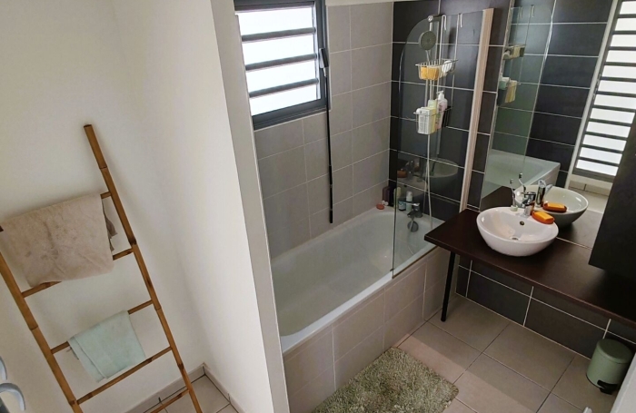 Vente Appartement 95m&sup2; 4 pièces Sainte Marie