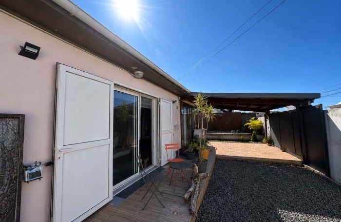 SAINT PHILIPPE 97442 - VILLA DE PLAIN PIED - EN PARFAIT ETAT - LUMINEUSE - AGREABLE &Agrave; VIVRE - SECTEUR CALME