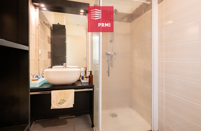 Vente Appartement 48.97m&sup2; 1 pi&egrave;ce Saint Gilles Les Hauts