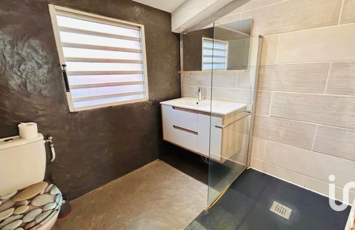 Vente Local commercial 41m&sup2; 2 pièces Saint-Pierre