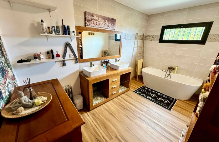 VILLA F7 TROIS MARES LES HAUTS LIBRE