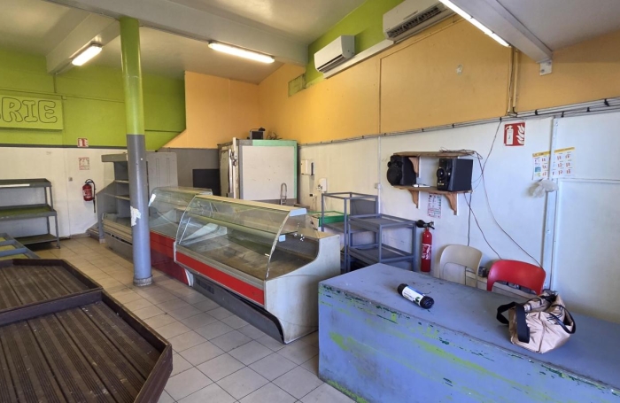 Location Local commercial 97429