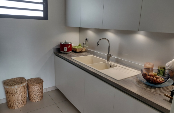 LA POSSESSION, MAGNIFIQUE VILLA  T5 BORD DE RAVINE