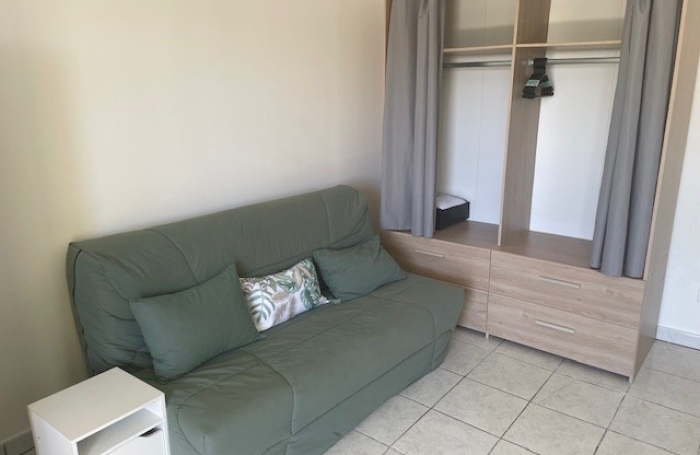 STUDIO MEUBLE VUE ET TERRASSE