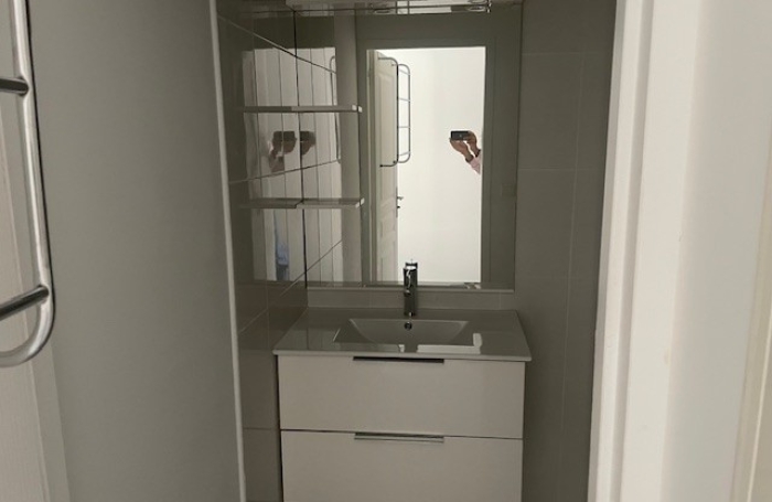 STUDIO MEUBLE VUE ET TERRASSE