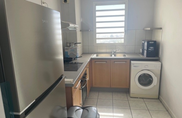 MAGNIFIQUE T2 MEUBLE AVEC TERRASSE ET VUE MER
