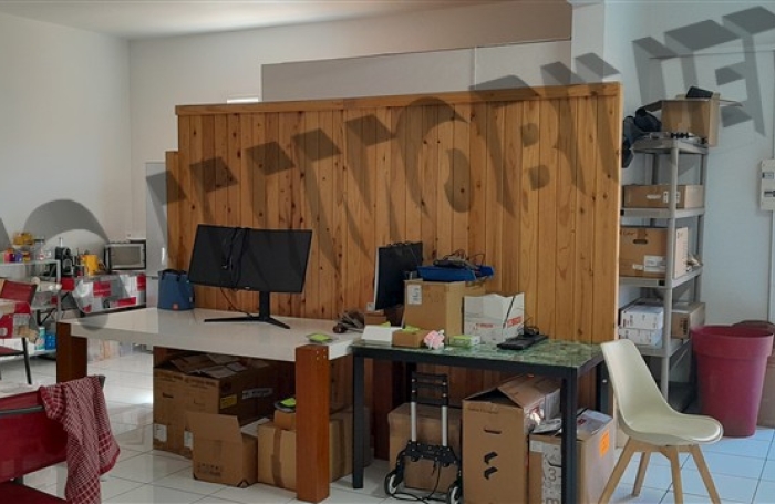 Location Local commercial 176m&sup2; Saint-Pierre