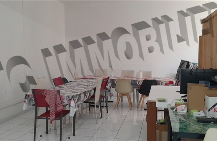 Location Local commercial 176m&sup2; Saint-Pierre