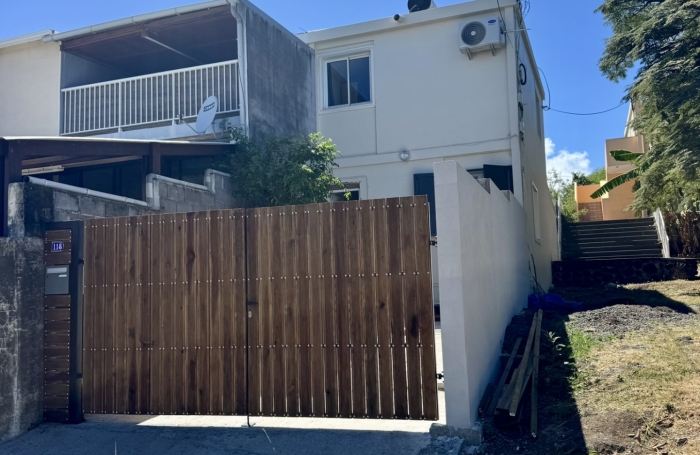 &Agrave; Vendre   Maison F3 enti&egrave;rement r&eacute;nov&eacute;e &agrave; Terre Sainte   Saint-Pierre