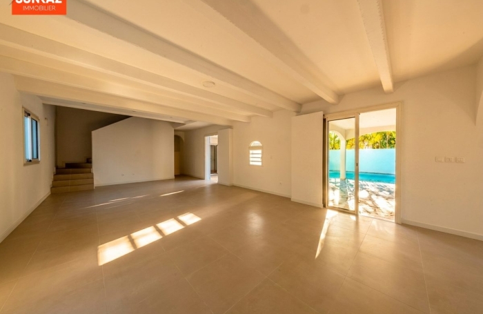 Location Maison 170.00m&sup2; 4 pièces Ravine des Cabris