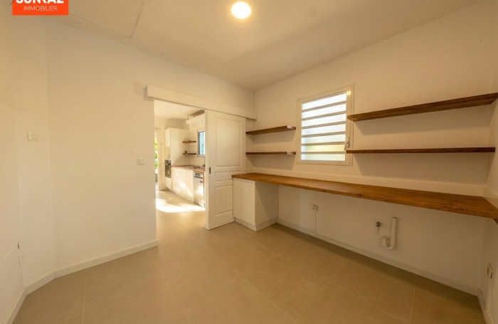 Location Maison 170.00m&sup2; 4 pièces Ravine des Cabris