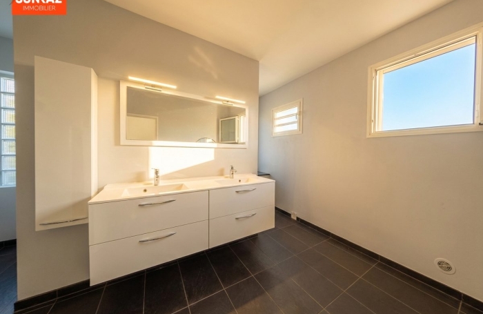 Location Maison 170.00m&sup2; 4 pièces Ravine des Cabris