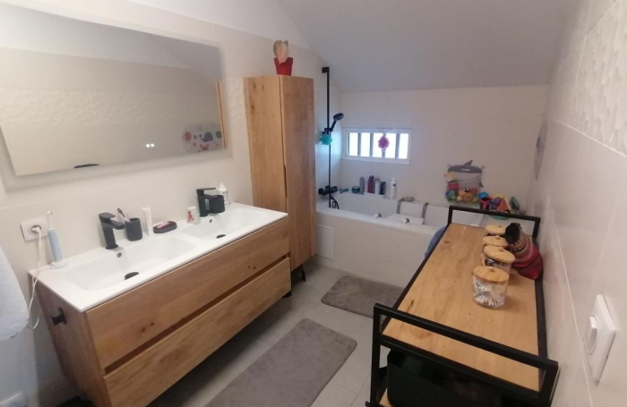 Vente Maison 120m&sup2; 4 pièces Saint Gilles Les Hauts