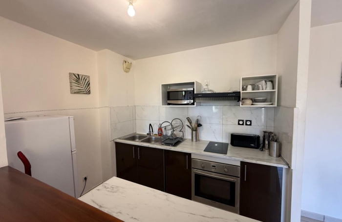 Beau T2 meubl&eacute; 50 m2 La Grande Mont&eacute;e bas des rampes