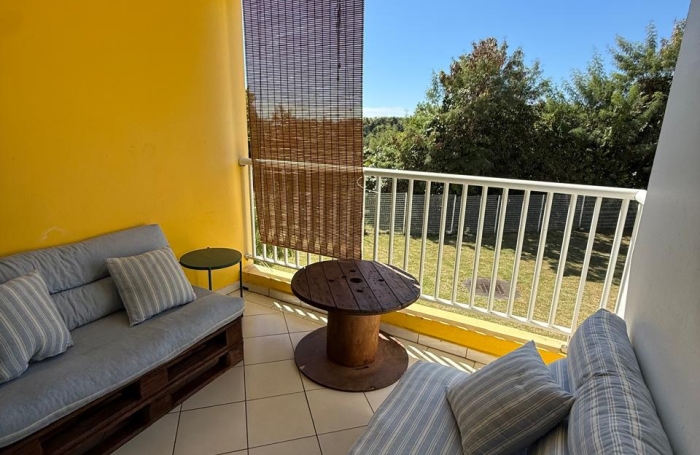 Beau T2 meubl&eacute; 50 m2 La Grande Mont&eacute;e bas des rampes