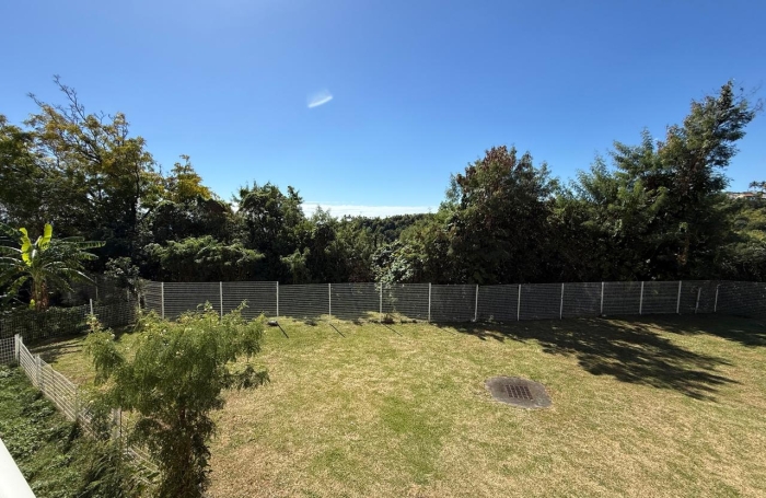 Beau T2 meubl&eacute; 50 m2 La Grande Mont&eacute;e bas des rampes