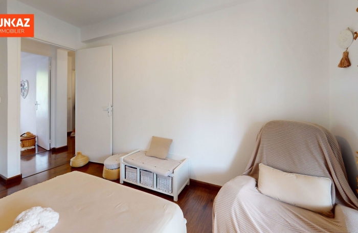 Vente Appartement 95.35m&sup2; 4 pièces Saint Gilles Les Hauts