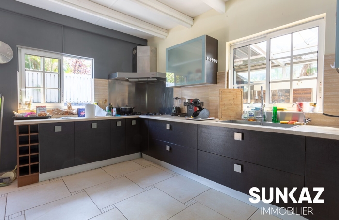 Vente Maison 248.00m&sup2; 8 pièces Etang-Sale