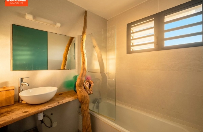 Vente Maison 105.00m&sup2; 4 pièces Petite &icirc;le