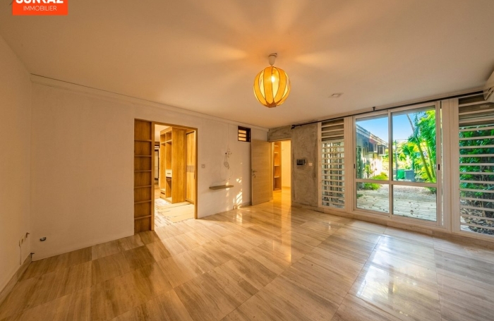 Location Maison 230.00m&sup2; 8 pièces Saint-Pierre
