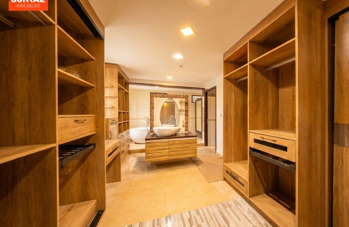 Location Maison 230.00m&sup2; 8 pièces Saint-Pierre