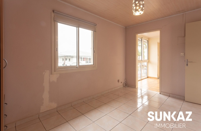 Location Local commercial 66.00m&sup2; 3 pièces Le Tampon
