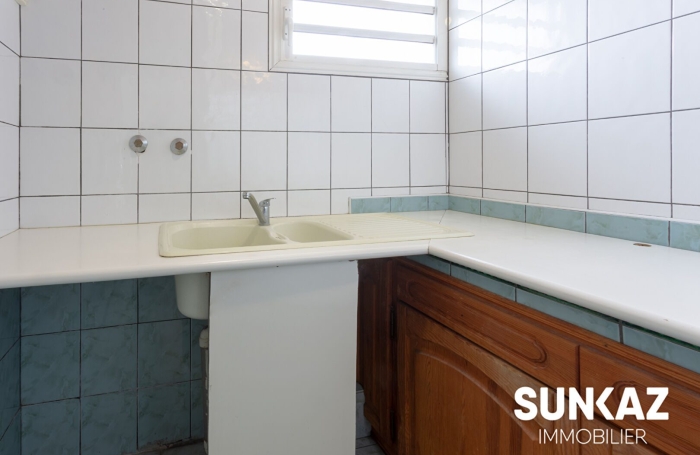 Location Local commercial 66.00m&sup2; 3 pièces Le Tampon