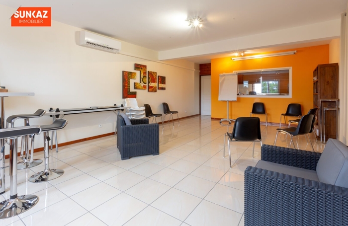 Location Local commercial 66.00m&sup2; 1 pièce Saint-Pierre