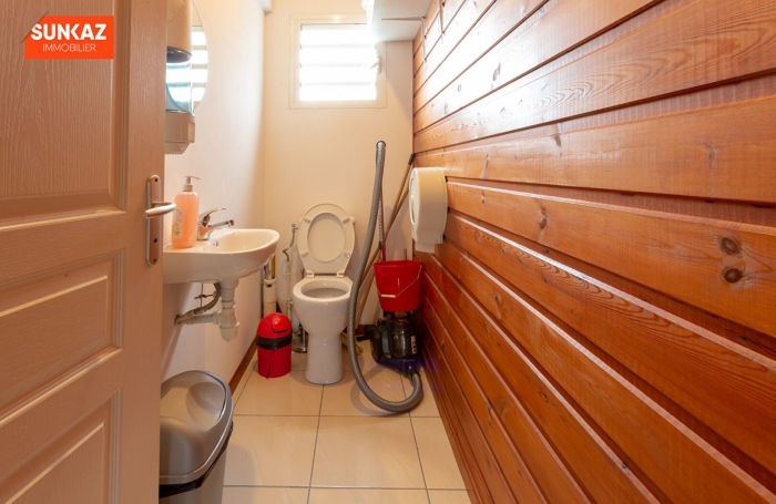 Location Local commercial 66.00m&sup2; 1 pièce Saint-Pierre