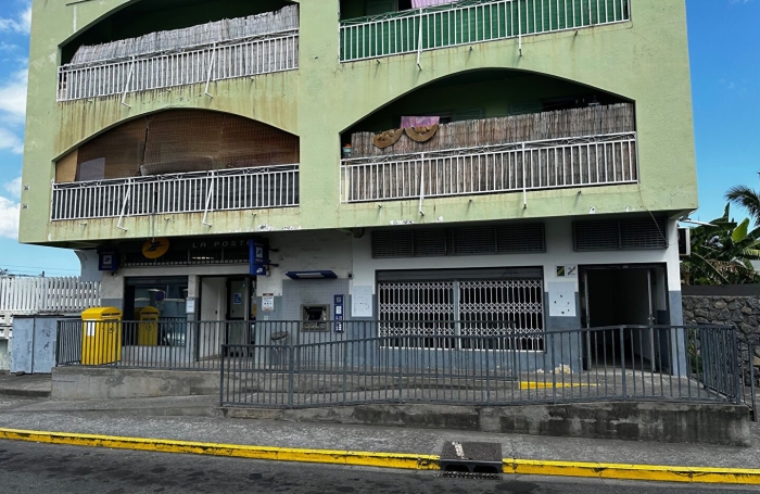Location Local commercial 65.00m&sup2; Le Port