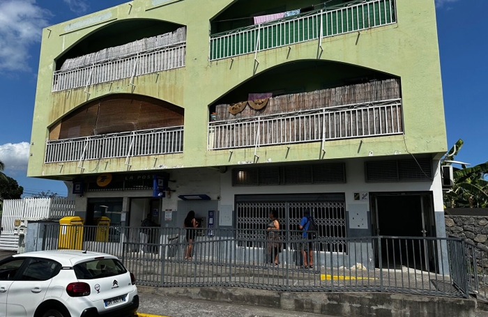 Location Local commercial 65.00m&sup2; Le Port