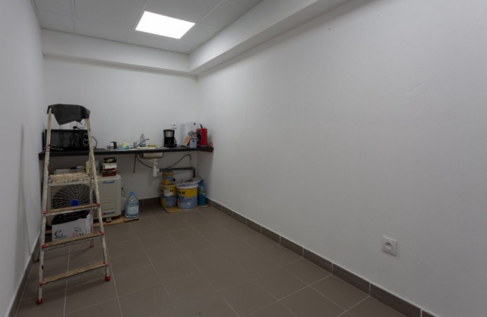 Location Local commercial 118.00m&sup2; 1 pièce Ravine des Cabris
