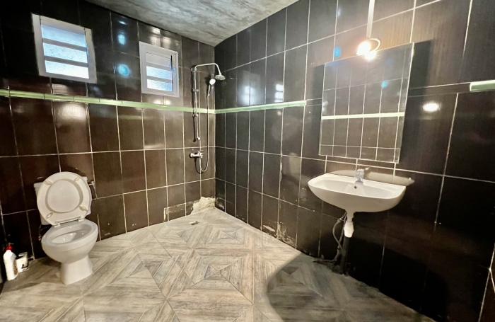 TAMPON 97430 - MAISON AVEC 4 CHAMBRES + 1 BUREAU - VASTE TERRASSE - QUARTIER CALME