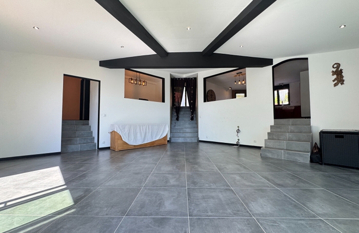 Vente Maison 224.92m&sup2; 7 pi&egrave;ces La Montagne