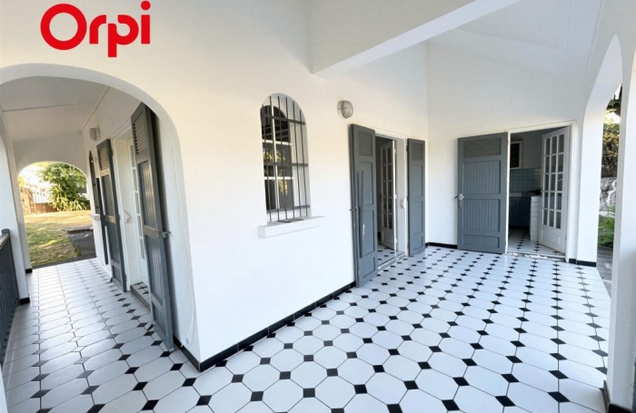 Location Maison 160m&sup2; 5 pièces Sainte Clotilde