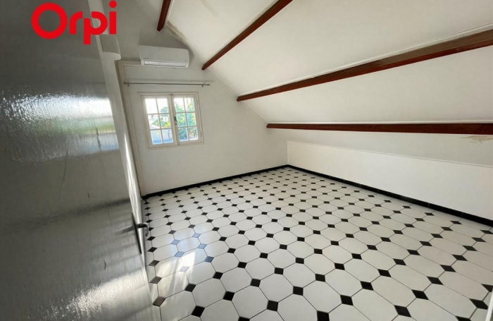 Location Maison 160m&sup2; 5 pièces Sainte Clotilde