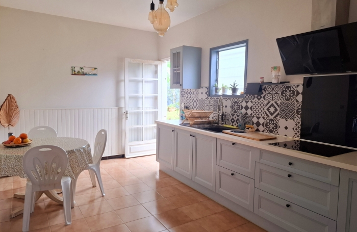 GRANDE MAISON A ETAGE AVEC TERRASSE ET VUE  PROCHE LYCEE BOIS DE NEFLES ET CLINIQUE STE CLOTILDE