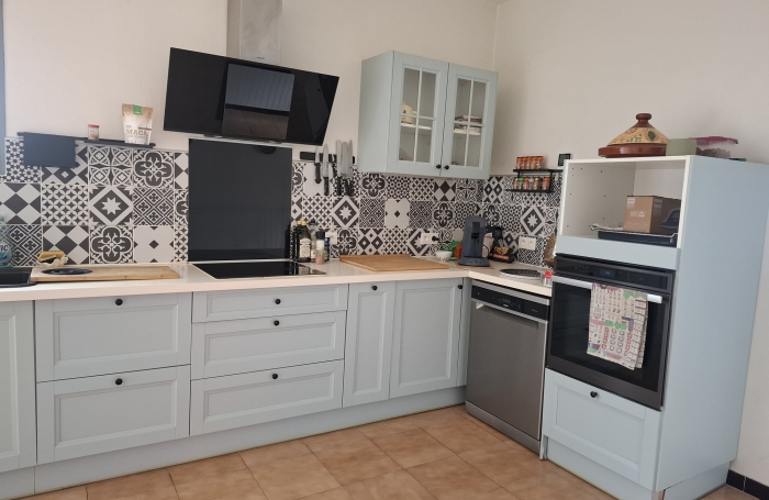 GRANDE MAISON A ETAGE AVEC TERRASSE ET VUE  PROCHE LYCEE BOIS DE NEFLES ET CLINIQUE STE CLOTILDE