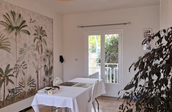 GRANDE MAISON A ETAGE AVEC TERRASSE ET VUE  PROCHE LYCEE BOIS DE NEFLES ET CLINIQUE STE CLOTILDE