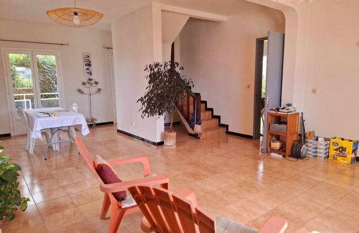 GRANDE MAISON A ETAGE AVEC TERRASSE ET VUE  PROCHE LYCEE BOIS DE NEFLES ET CLINIQUE STE CLOTILDE