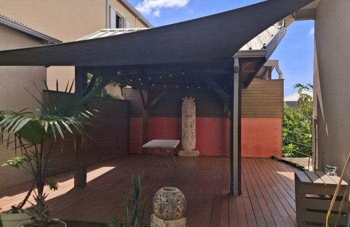 GRANDE MAISON A ETAGE AVEC TERRASSE ET VUE  PROCHE LYCEE BOIS DE NEFLES ET CLINIQUE STE CLOTILDE