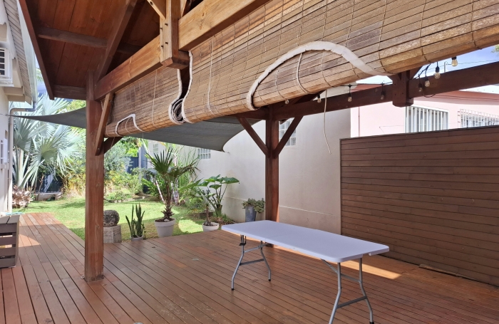 GRANDE MAISON A ETAGE AVEC TERRASSE ET VUE  PROCHE LYCEE BOIS DE NEFLES ET CLINIQUE STE CLOTILDE